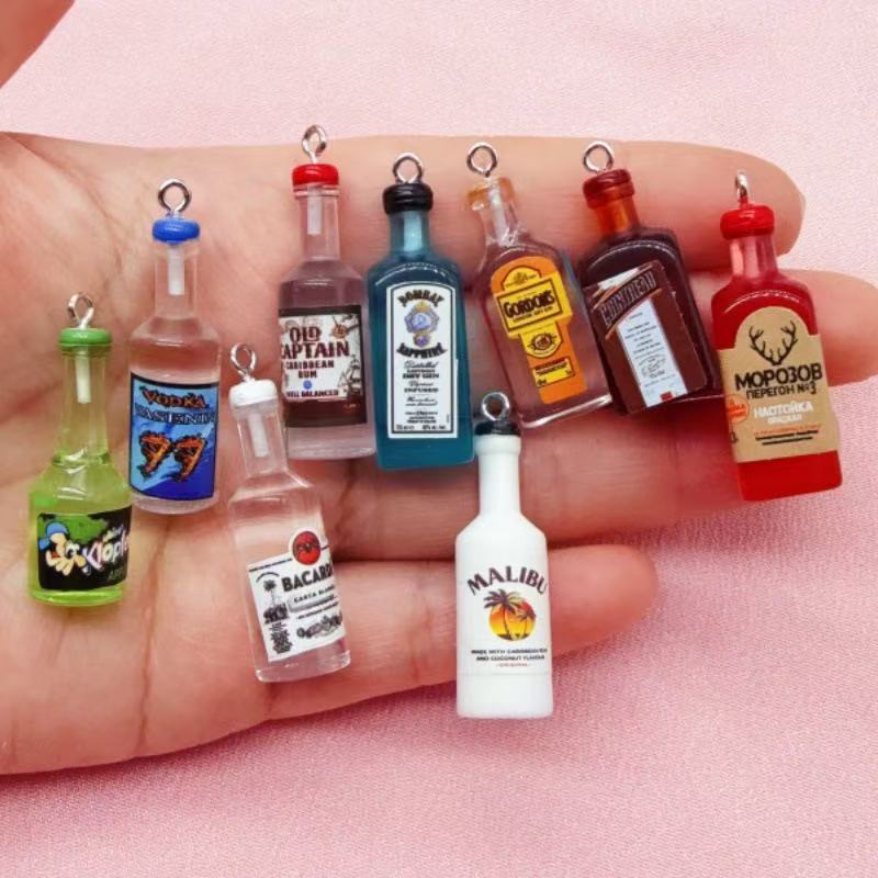 11 قطعة من المعلقات الصغيرة ال - مراجعة Resin Art Pendant وسعره