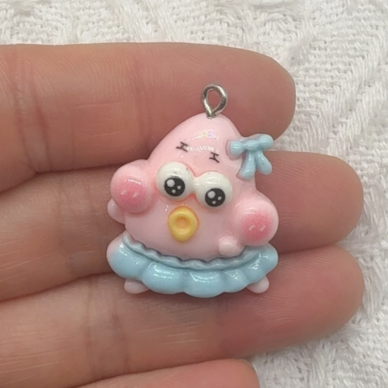 10 قطع من قلادات الراتنج الكرت - مراجعة Resin Art Pendant وسعره