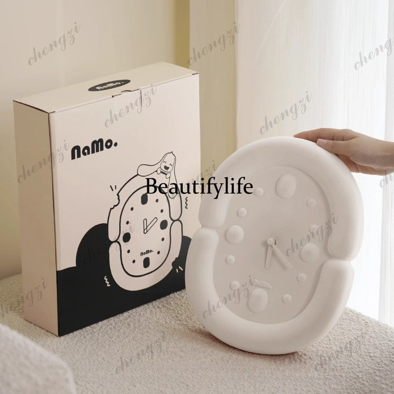 ساعات حائط صامتة بتصميم جمالي  - مراجعة Resin Art Wall Clock وسعره