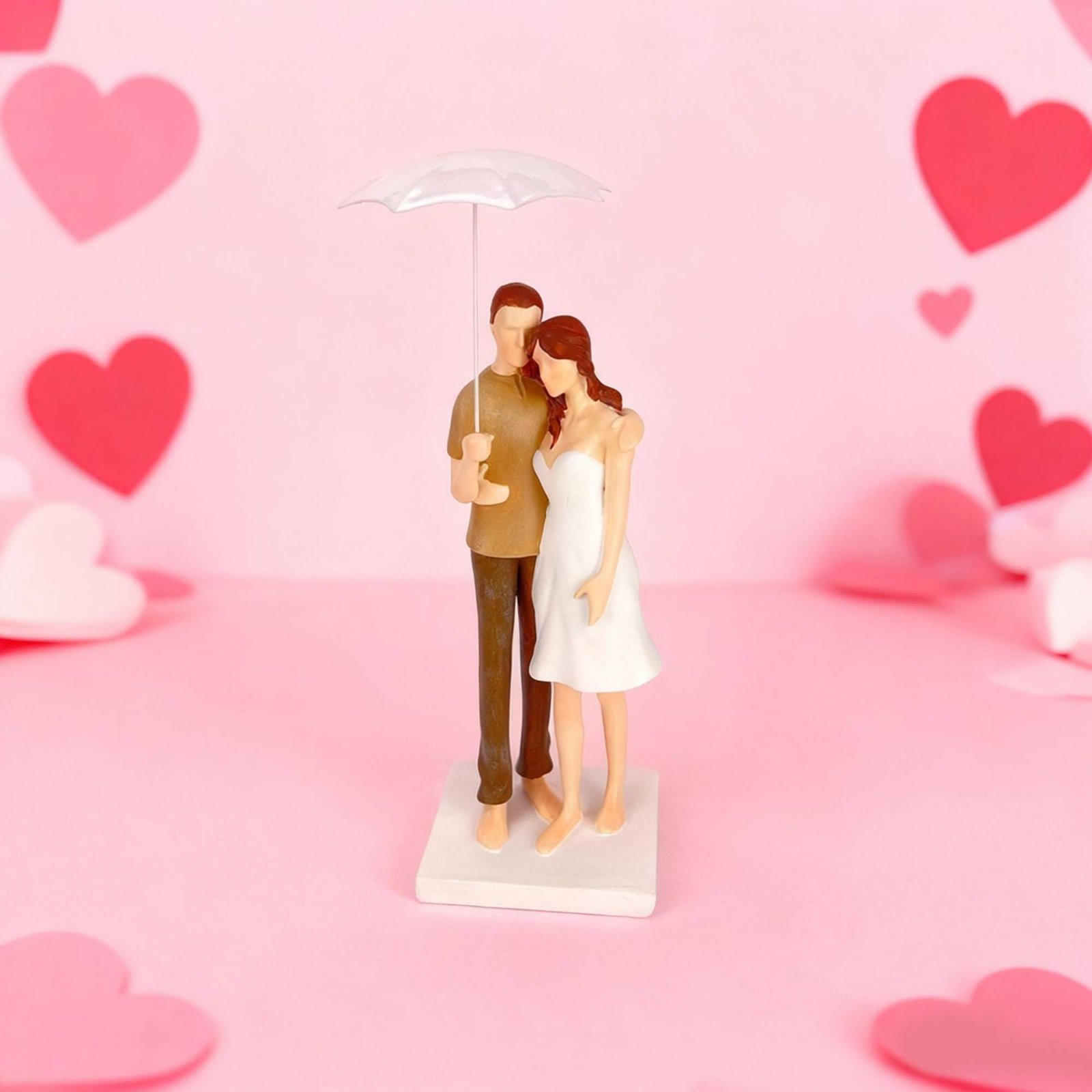 تمثال زوجين تحت مظلة، تصميم أن - مراجعة Resin Art Design For Wedding وسعره